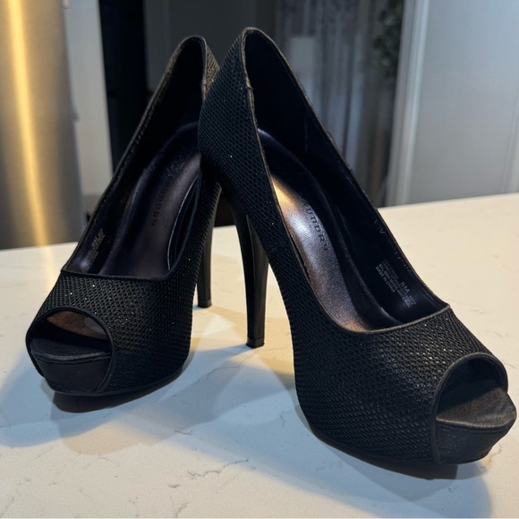 Chinese Laundry Sparkly Black 5” Heels open toe 1.5” platform- Size 8M - Picture 1 of 11